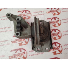 Подушка двигателя правая Opel Vivaro 2007-2014 93853290 